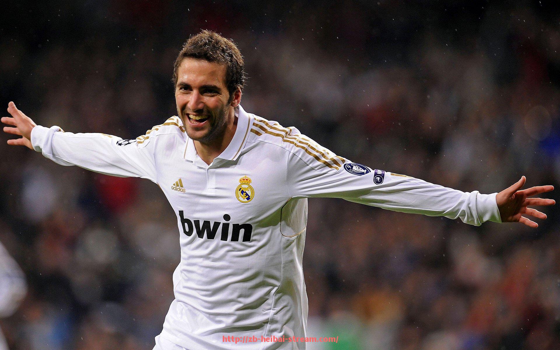 黑白体育直播-英超球员如何庆祝新年？揭秘跨年祝福与节日训练安排